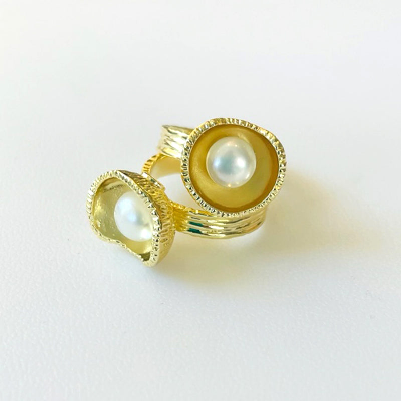 Forged Cup Ring in Gold