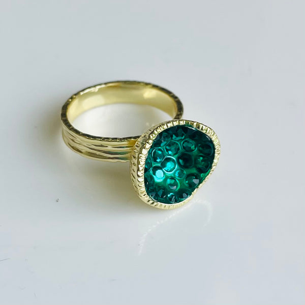 Geode Small Ring in Gold: Emerald