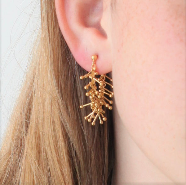 Feather Chain Hoop Earrings in Gold