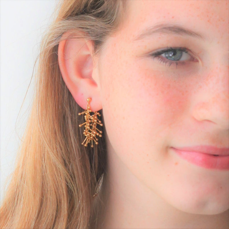 Feather Chain Hoop Earrings in Gold